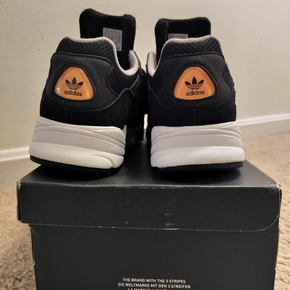 Adidas - Picture 4 of 9